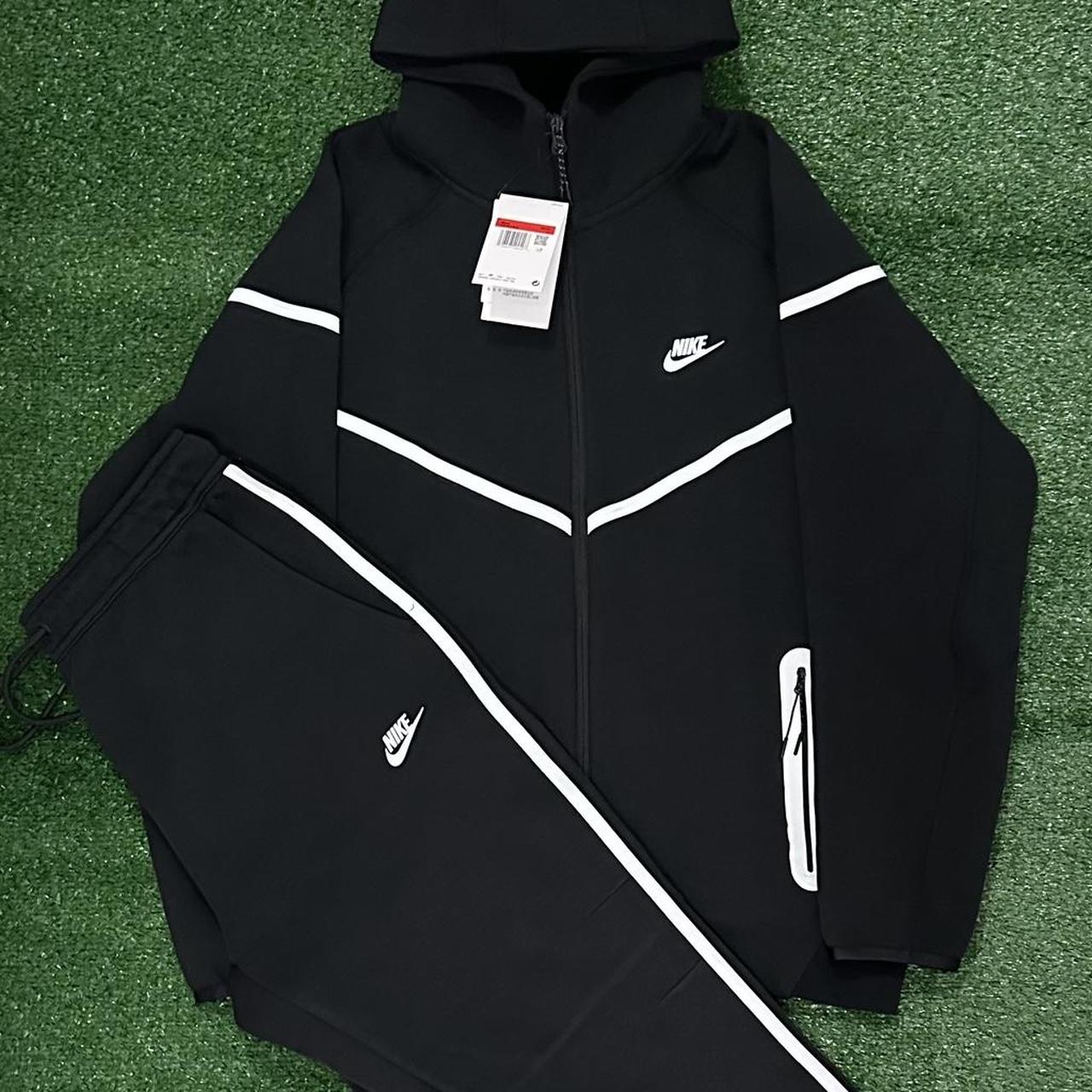 NIKE TECH REFLECTIVE